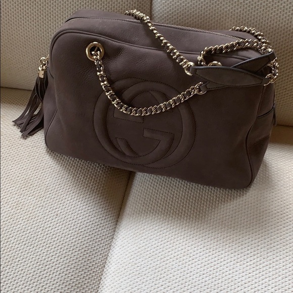 SOLD. NEW Gucci Taupe Suede GG Shoulder Bag - Picture 4 of 7